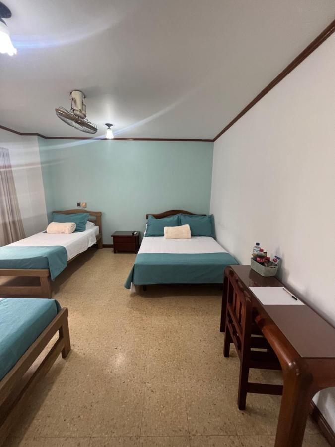 Hotel Caucasia Exterior photo
