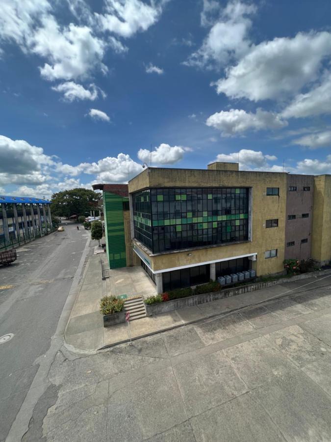 Hotel Caucasia Exterior photo
